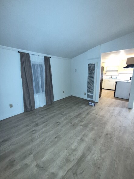 Building Photo - 1250 NW Ellan St