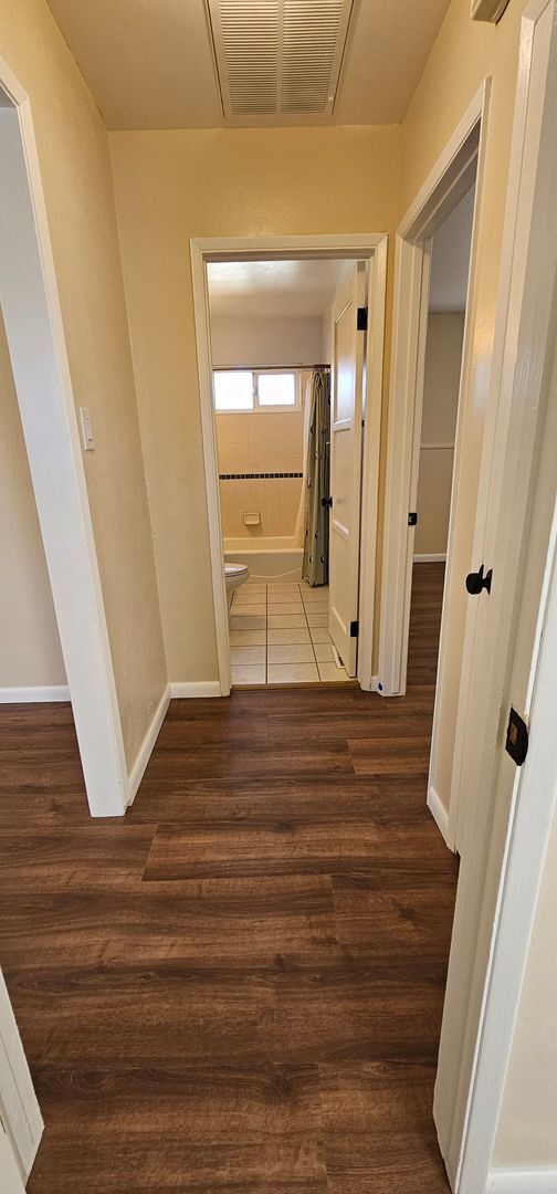 Building Photo - For Rent 2 Bedroom 1 Bathroom 1 Car Garage