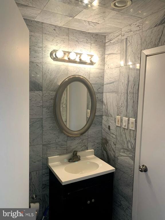 Building Photo - 9358 Neil Rd