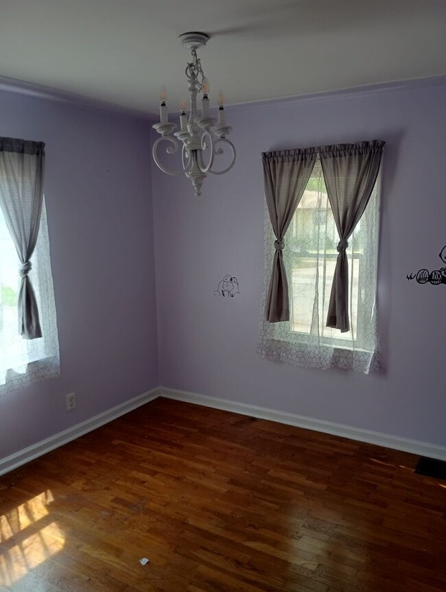Building Photo - 320 S Griffin St