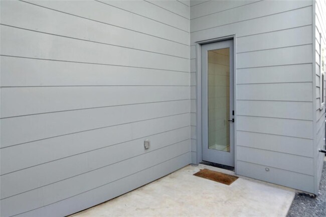 Building Photo - 8918 Spring Knoll Forest Dr