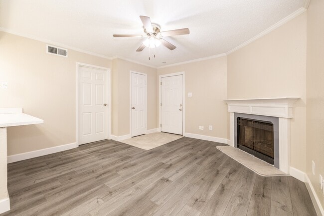 Building Photo - 2750 Holly Hall St
