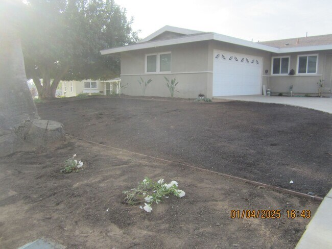 Building Photo - Immaculate 3 bedroom Home University Highlands Riverside