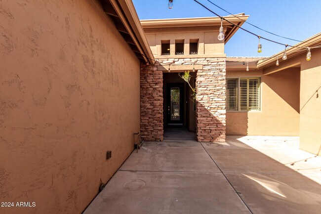 Building Photo - 24008 S Starcrest Dr