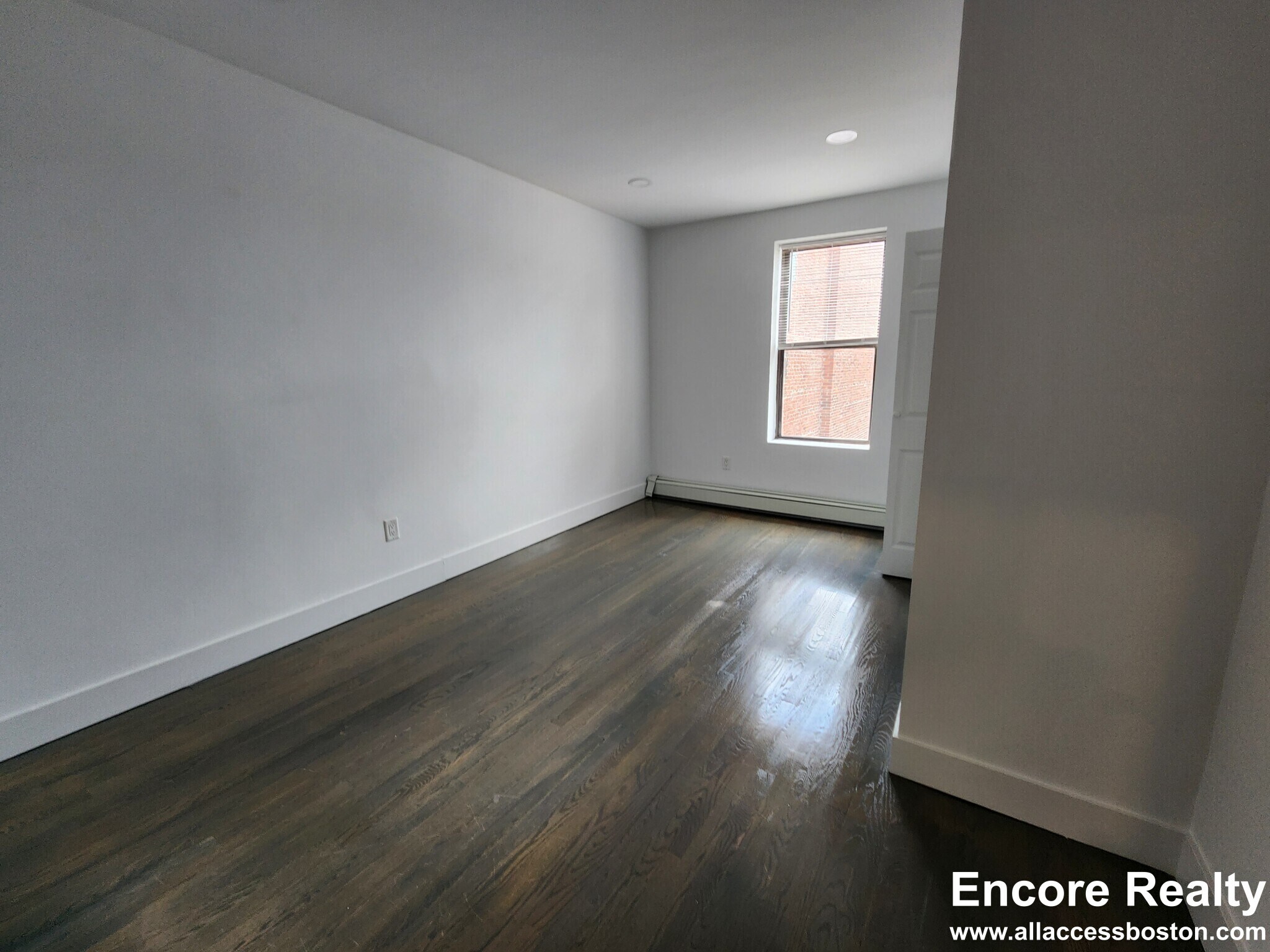 Building Photo - 44 Joy St