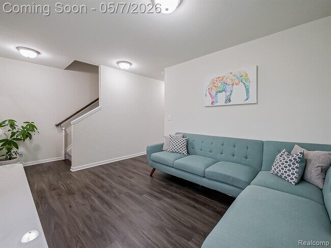 Building Photo - 8640 Quincy Dr