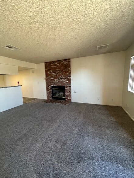 Building Photo - 728 S Norma St