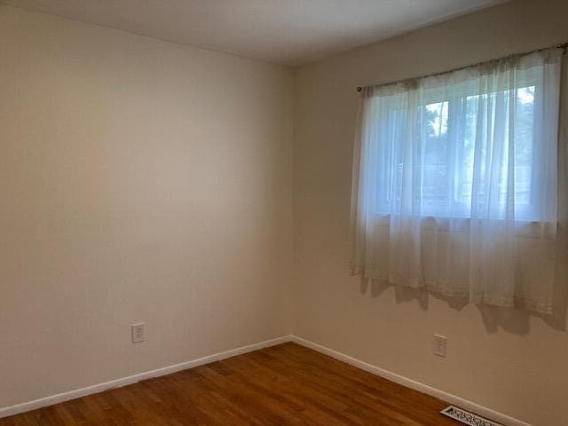 Building Photo - 3300 Fernwood Ave