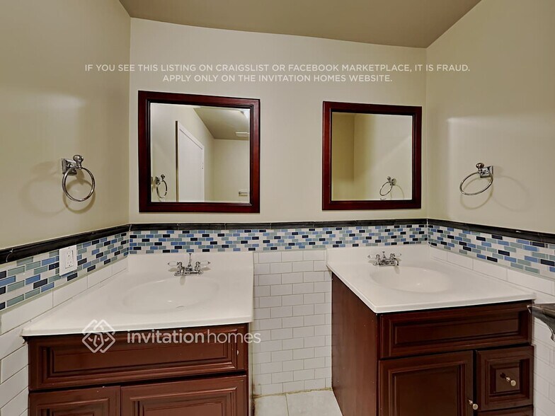 Building Photo - 9611 SW 148th Pl