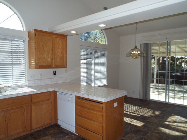 Building Photo - Gorgeous House in California Park Neighborhood!