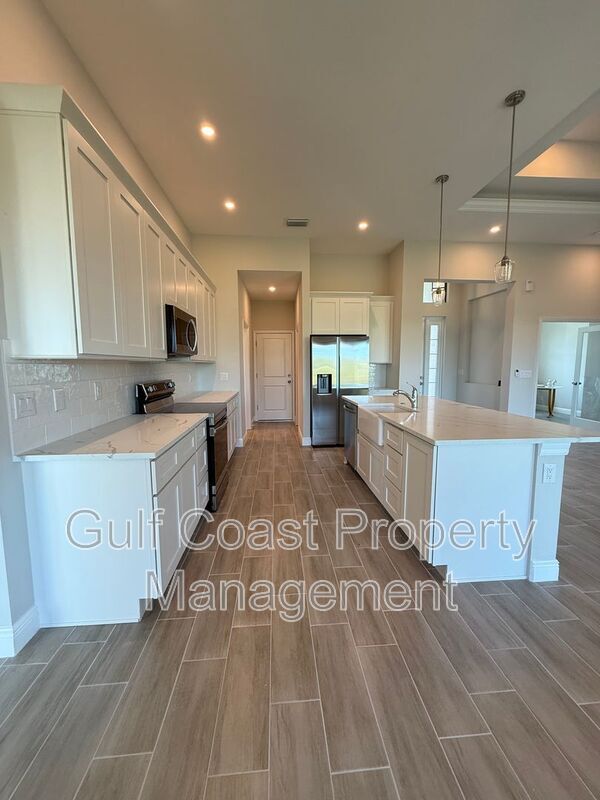 Building Photo - 1229 NE 19th Ave