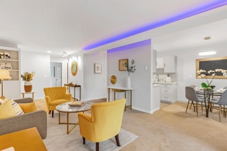 Building Photo - Bellevue Square Ground Floor 2 Bedroom Condo with a deck