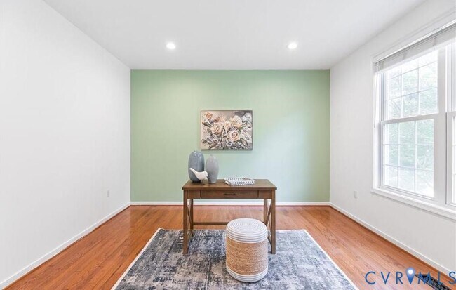 Building Photo - 1937 Bantry Dr