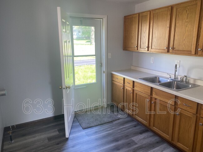 Building Photo - 139 Shadoway Dr