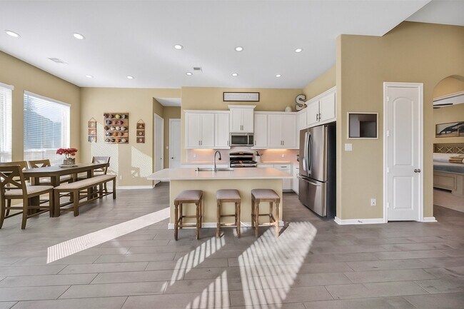 Building Photo - 120 Buckeye Dr