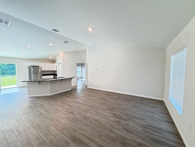 Building Photo - Spacious & Modern Inverness Gem – Your Dream 3-Bed Home!