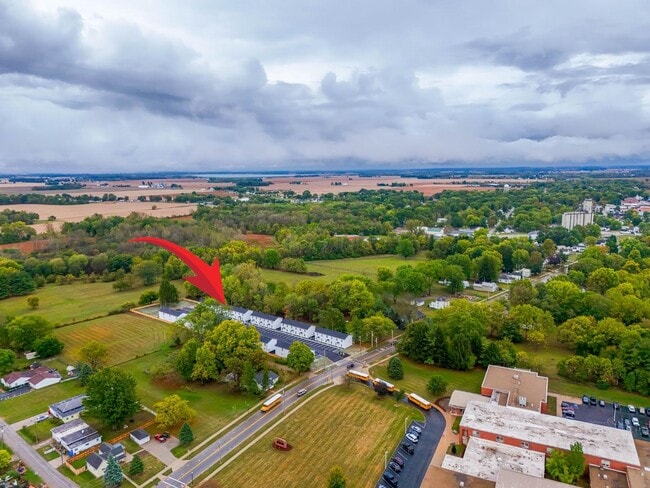 Building Photo - 382 N Franklin St