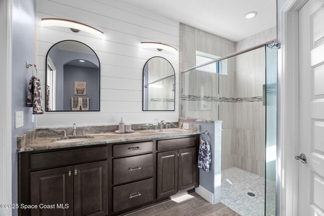 Building Photo - 2718 Addison Dr