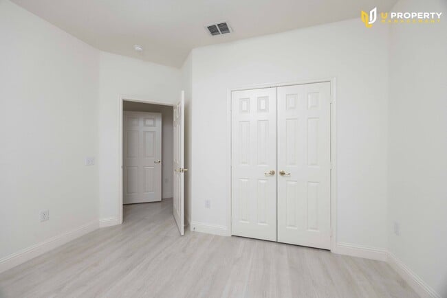 Building Photo - What's special