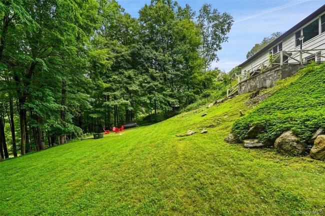 Building Photo - 19 Skyview Dr