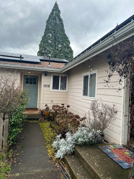 Building Photo - 1018 NW 10th St