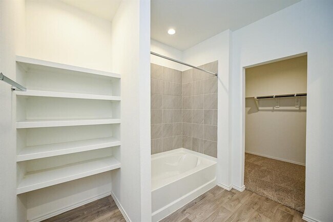 Building Photo - 5411 Auburn Gardens Ct