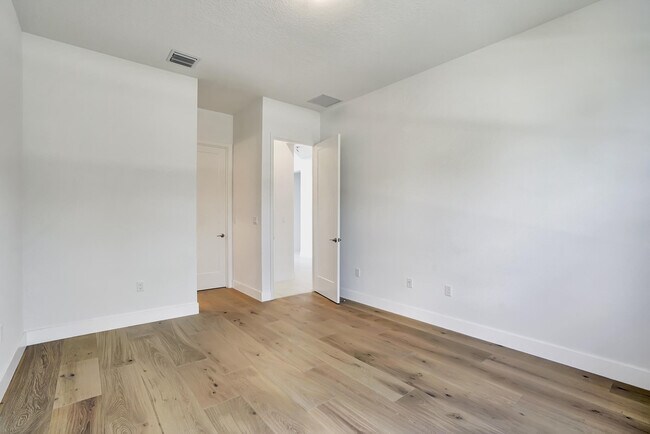 Building Photo - 8125 Crystal Downs Ave