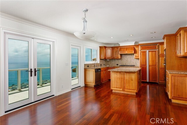 Building Photo - 575 Nyes Pl