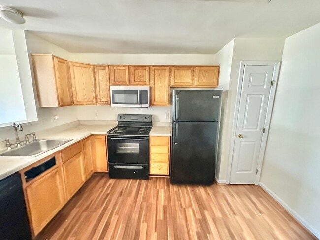 Building Photo - Fantastic 3 Bedroom Townhouse in Wellingto...