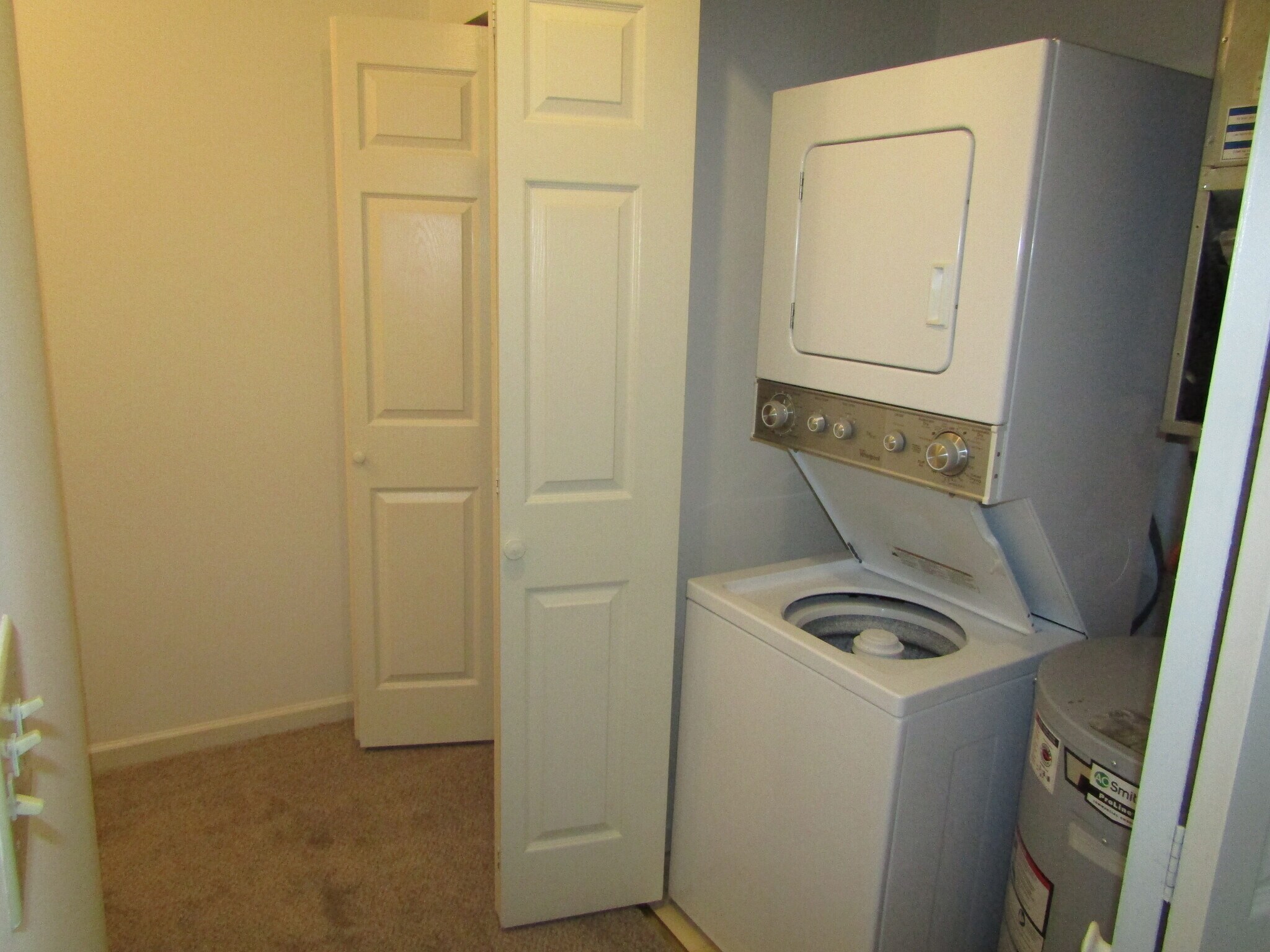 Building Photo - 52 Hilldale Dr