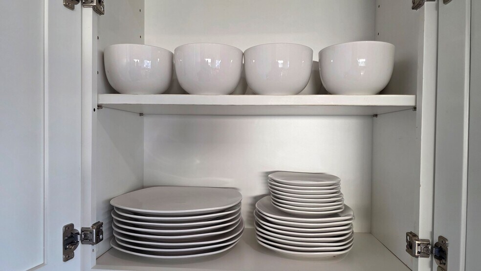 Building Photo - 1588 Alki Ave SW