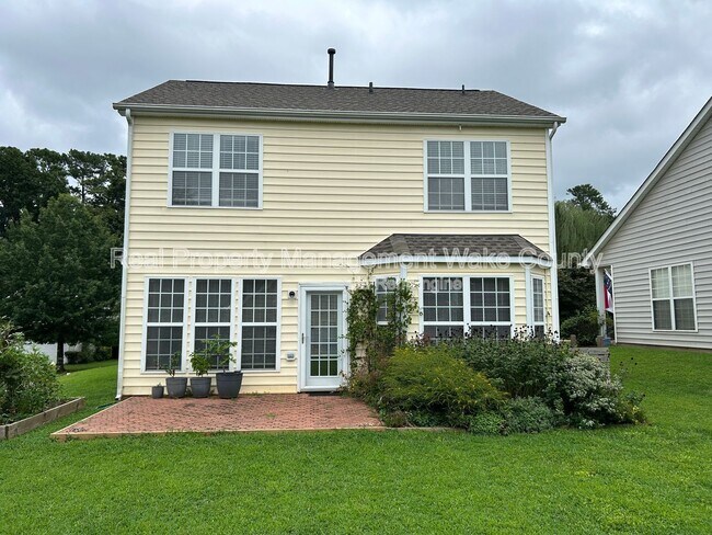 Building Photo - 2500 Valley Haven Dr