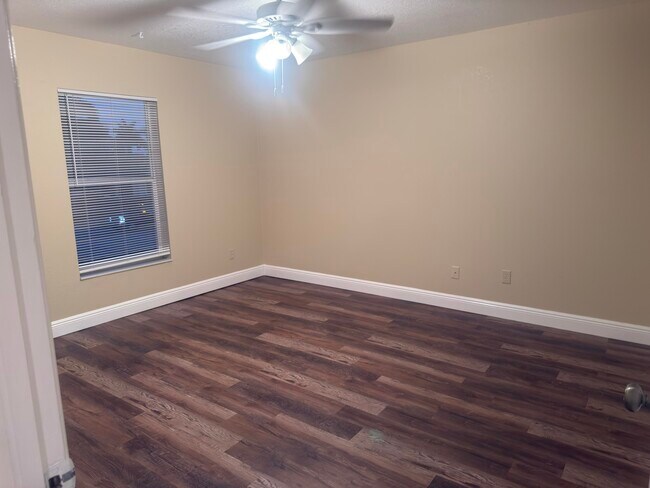 Building Photo - 13616 Yarmouth Ct