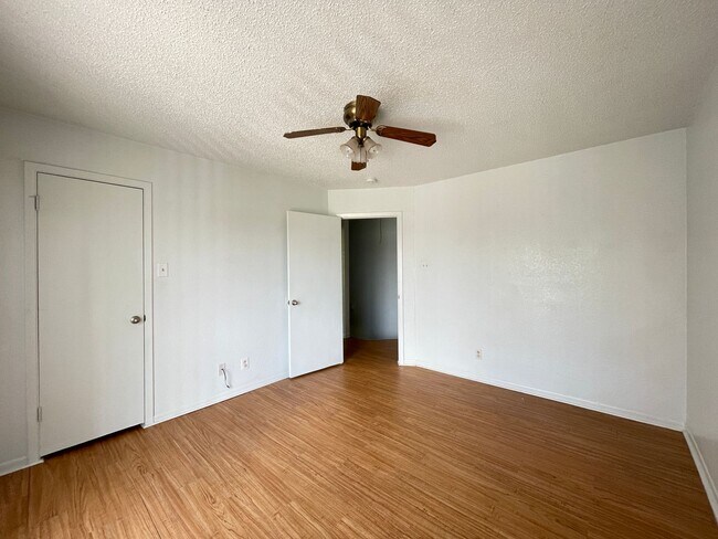 Building Photo - 1704 Bundrant Dr