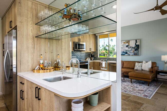 Building Photo - 76705 Sandpiper Dr