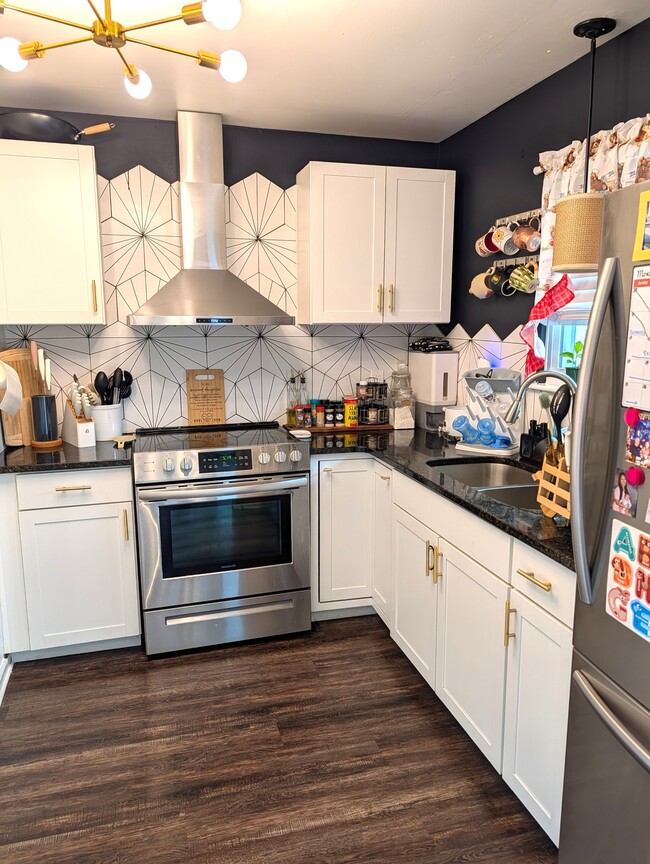 Building Photo - 52 Buxton Ave