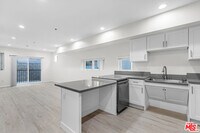 Building Photo - 1409 N Hobart Blvd