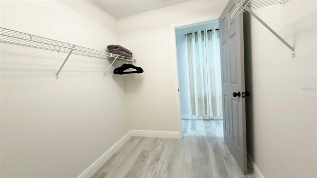 Building Photo - 1414 E Harding St