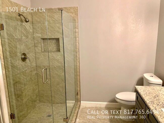 Building Photo - 1501 Beach Ln