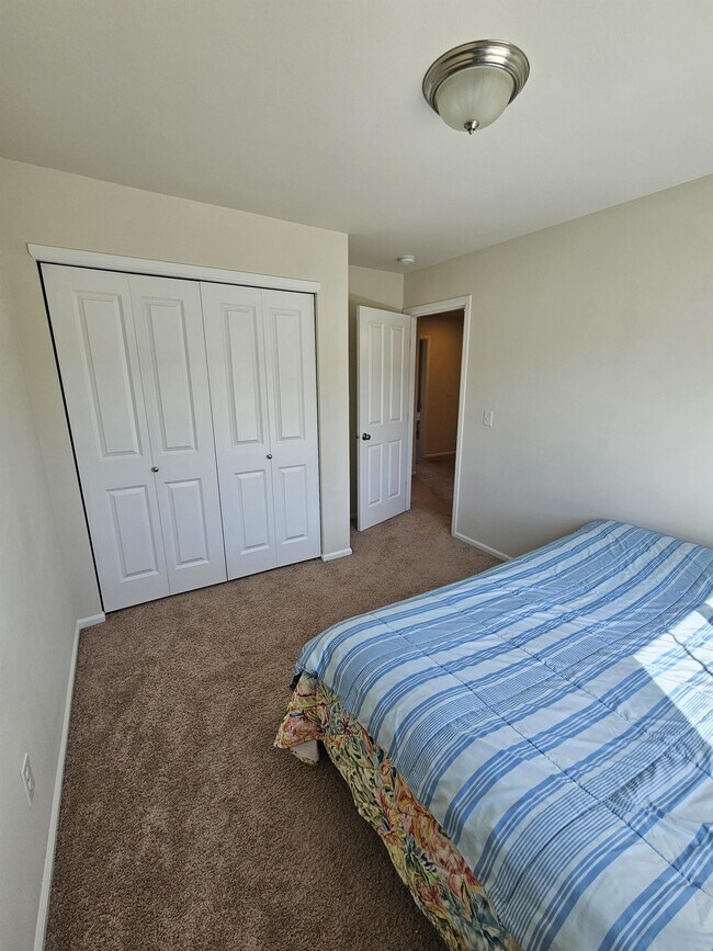 Building Photo - 2417 Fiddleback St NE