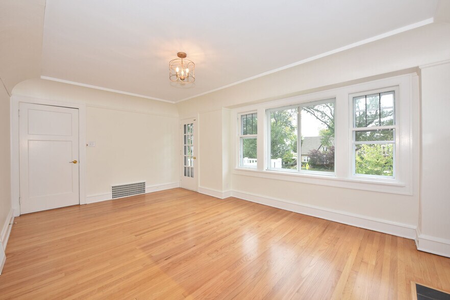 2nd Floor - Beautiful Windows Overlooking Front Yard - 5706 N Bay Ridge Ave
