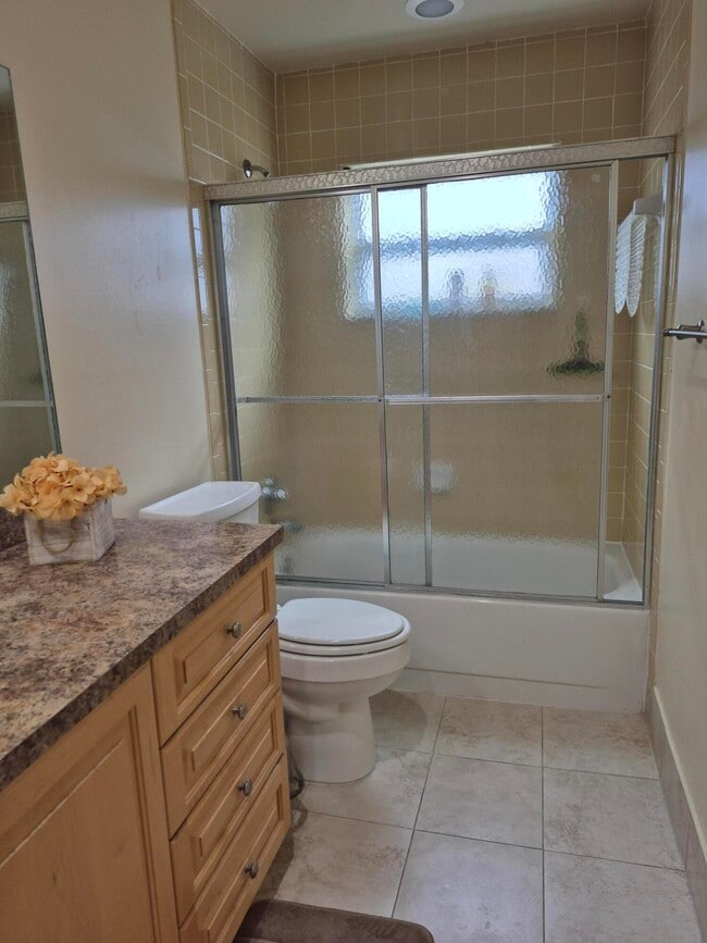 Building Photo - 4470 Lucerne Villas Ln