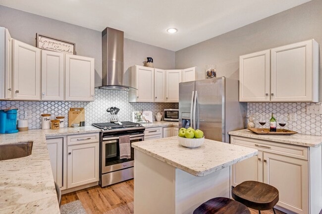 Building Photo - 3 Bedroom / 2 Bathroom super cute house for lease!