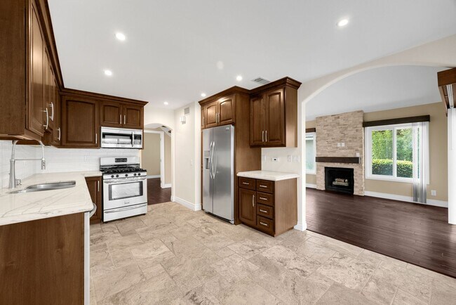 Building Photo - Beautiful 2-Story, 3-Bedroom, 3-Bath Townhome Community Pool