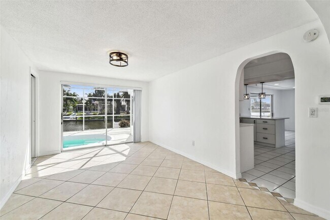 Building Photo - 3248 Rock Valley Dr