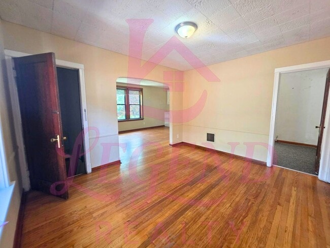 Building Photo - 4942 Tholozan Ave