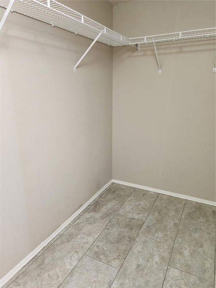 Building Photo - 6330 Green Oaks Cir