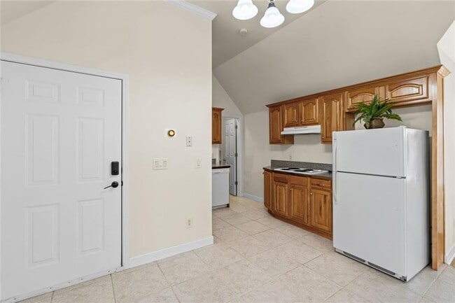 Building Photo - 4640 Chestatee Pointe Rd