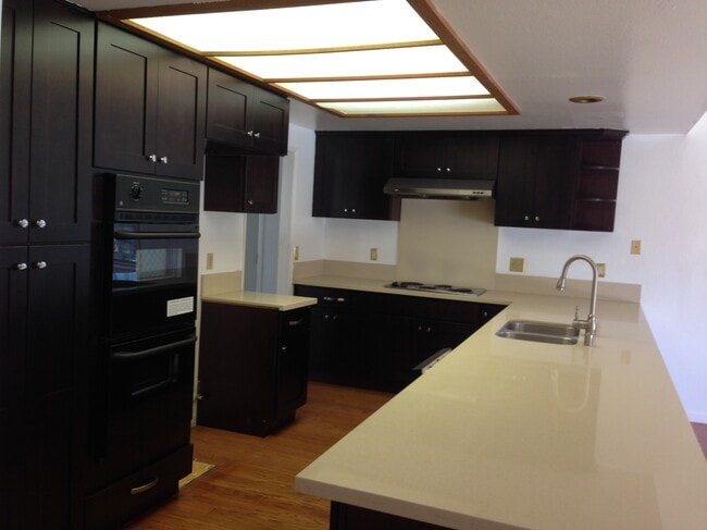 Building Photo - 1838 Coolcrest Way