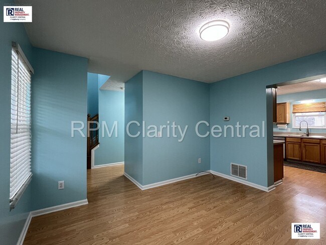 Building Photo - 571 Peak Ct